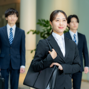 入社に臨む若者